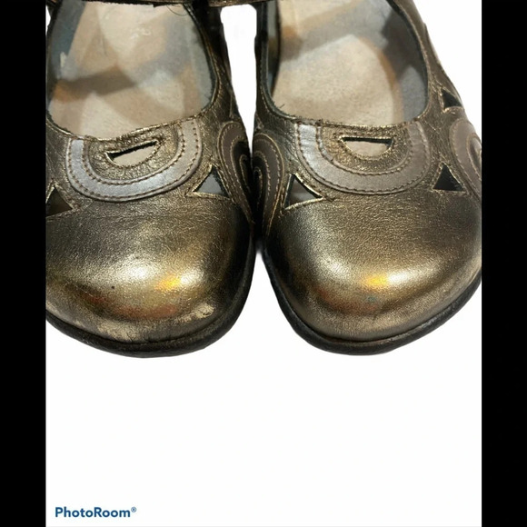 NAOT Metallic Rongo Slingback Comfort Shoe - Picture 4 of 8